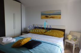 Opatija-Pobri dvoetažni stan 1.kat. 77.66 m2 sa lijepim pogledom, Opatija - Okolica, Apartamento