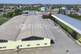 Đakovo, prostrani poslovni kompleks na 18500 m2, Đakovo, Εμπορικά ακίνητα