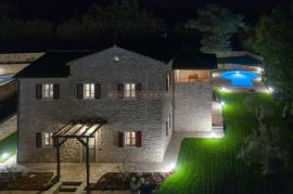 ISTRA - TINJAN - VILLA ISTARSKOG ŠARMA - PRILIKA!, Poreč, Дом