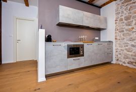 Rovinj,novogradnja u starom gradu,1 kat,namješten-41m2, Rovinj, Kвартира