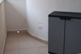 Baška - lijep i prostran stan 78m2, parking, Baška, Appartement