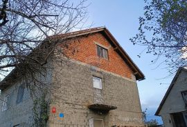 Plaški , Jezero - Kuća na osami s velikom okućnicom!, Plaški, House