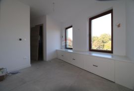 ISTRA, TINJAN Kvalitetna kuća za odmor 160 m2 s bazenom, Tinjan, Famiglia