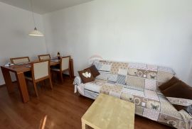 OTOK KRK-PINEZIĆI  dva apartman  i dvije garaže na prodaju, Krk, Stan