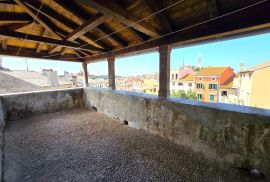 Rovinj,veliki stan u baroknoj palači+dvorište+tavan+terasa, Rovinj, Appartment