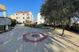 Otok Krk, Porat, 2S+DB, 82 m2,okućnica 348 m2, Malinska-Dubašnica, Stan