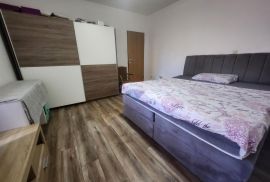 Rijeka, Centar - stan 1s+db i app u adaptiranom suterenu, u naravi 100m2, Rijeka, Appartement