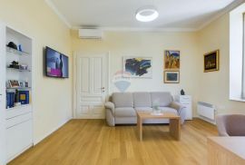 OPATIJA,CENTAR- stan 1. red do mora, balkon, parking, pogled na more, Opatija, Διαμέρισμα