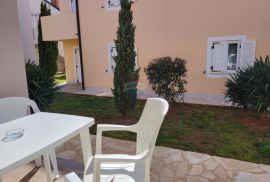 Istra, Medulin, dvosoban stan u prizemlju sa vrtom 150m od plaže, Medulin, Appartement