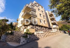 OPATIJA, CENTAR - novogradnja, veći stan u centru Opatije s krovnom terasom i panoramskim pogledom na more, garaža, terasa, Opatija, Apartamento