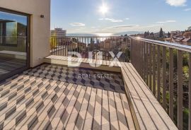 OPATIJA, CENTAR - novogradnja, veći stan u centru Opatije s krovnom terasom i panoramskim pogledom na more, garaža, terasa, Opatija, Apartamento