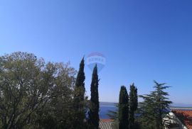 DRAMALJ,samostojeća kuća sa tri stana, Crikvenica, Casa