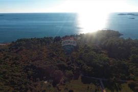 Rovinj, zemljište prvi red do mora tematski park i rekreacijska zona, Rovinj, Land