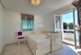 Otok Cres, Martinščica, kuća 150 m2 sa dva apartmana, prekrasan pogled, Cres, Σπίτι