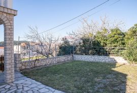 Otok Rab, Lopar, kuća 247m2 s prekrasnim vrtom, Rab, Casa