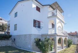 Otok Rab, Lopar, kuća 247m2 s prekrasnim vrtom, Rab, Casa