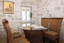 Rab, Centar, Restoran s terasom 150m2, Rab, Εμπορικά ακίνητα