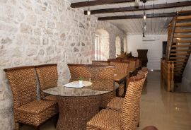 Rab, Centar, Restoran s terasom 150m2, Rab, Εμπορικά ακίνητα