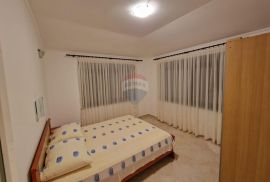 KRK - Baška - kuća 200m² - vrta 654m², Baška, بيت