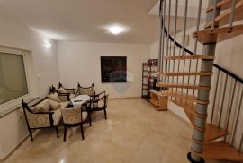 KRK - Baška - kuća 200m² - vrta 654m², Baška, بيت