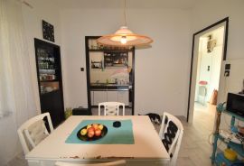 Crikvenica, Crni Mol, 2S + DB, stan 89 m2 - 100 m od plaže i mora!, Crikvenica, Apartamento