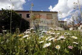 Opatija,Matulji,starina u Mučićima s dogradnjom,balkonom,starinskom šternom , vanjskim kaminom i vinotekom, Matulji, Famiglia