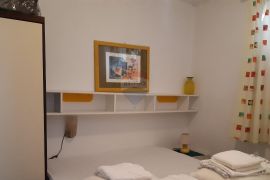 Istra, Poreč, samostojeća apartmanska kuća samo nekoliko minuta do centra grada - 617m2, Poreč, Ev