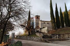 Pazin, Lupoglav, kamena kuća za adaptaciju s prostranim pogledom na cijelo mjesto, Lupoglav, Casa