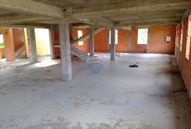 Lekenik, Pešćenica, zgrada ugostiteljske namjene površine 1.100 m2, na glavnoj prometnici, Lekenik, Commercial property