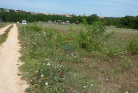 Poreč-Varvari, Lijepo poljoprivredno zemljište s pristupnim putem, Poreč, Land