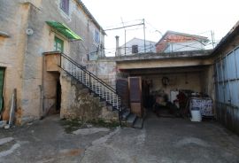 Istra, okolica Tinjan, kuća za adaptaciju, Tinjan, House