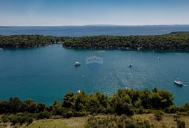 RAB- samosojeća kuća , prvi red do mora, Rab, Casa