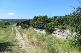 Novi Vinodolski, građevinsko zemljište sa 3 hale, Novi Vinodolski, Terreno