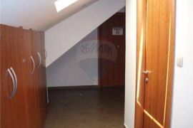 Gornja Vežica, dvoetažni stan sa garažom i okućnica, Rijeka, Flat