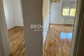 Novi Sad, Grbavica, Trg Komnenskog, 2.0, 55m2, Novi Sad - grad, Appartamento