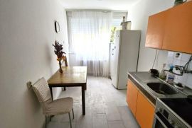 Konjarnik, 64m2, 2.5, III, cg, namešten ID#1816, Zvezdara, Apartamento