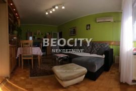 Novi Beograd, Stari Merkator, Palmira Toljatija, 2.5, 54m2, Novi Beograd, Appartement