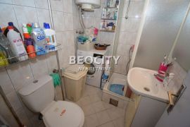 Novi Beograd, Stari Merkator, Palmira Toljatija, 2.5, 54m2, Novi Beograd, Appartement