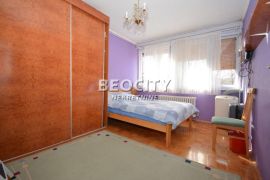 Novi Beograd, Stari Merkator, Palmira Toljatija, 2.5, 54m2, Novi Beograd, Appartement