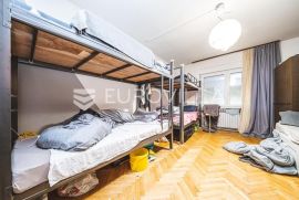 Zagreb, Trešnjevka, funkcionalna kuća za investiciju NKP 353 m2, Zagreb, Casa