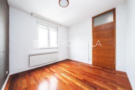 Zagreb, Mikulići, trosoban stan NKP 120 m2, Zagreb, Διαμέρισμα