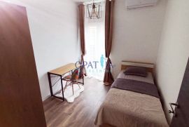 Moderno uređen peterosoban stan (4S+DB) sa velikim balkonom, pogled, Rijeka, Apartamento