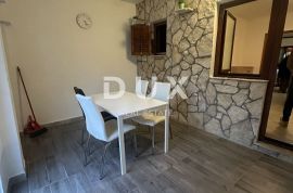 ZADAR, SABUNIKE - Kuća sa 6 apartmana - Prilika za investiciju!, Privlaka, Haus