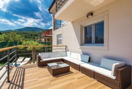 OPATIJA - BREGI - kuća / villa 240m2 sa pogledom na more i bazenom + uređen okoliš 800m2, Matulji, Haus