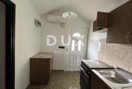 ZADAR, SABUNIKE - Kuća s 3 apartmana, Privlaka, Σπίτι