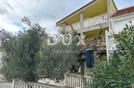 ZADAR, SABUNIKE - Kuća s 3 apartmana, Privlaka, Σπίτι