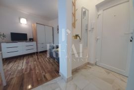 Najam garsonijere na nižem katu nebodera na Kozali 24 m2, Rijeka, Appartement