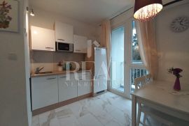 Najam garsonijere na nižem katu nebodera na Kozali 24 m2, Rijeka, Appartement