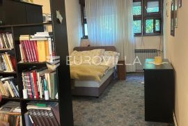 Zagreb, Petrova, četverosoban stan s garažom NKP 130 m2, Zagreb, Wohnung