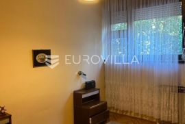 Zagreb, Petrova, četverosoban stan s garažom NKP 130 m2, Zagreb, Wohnung